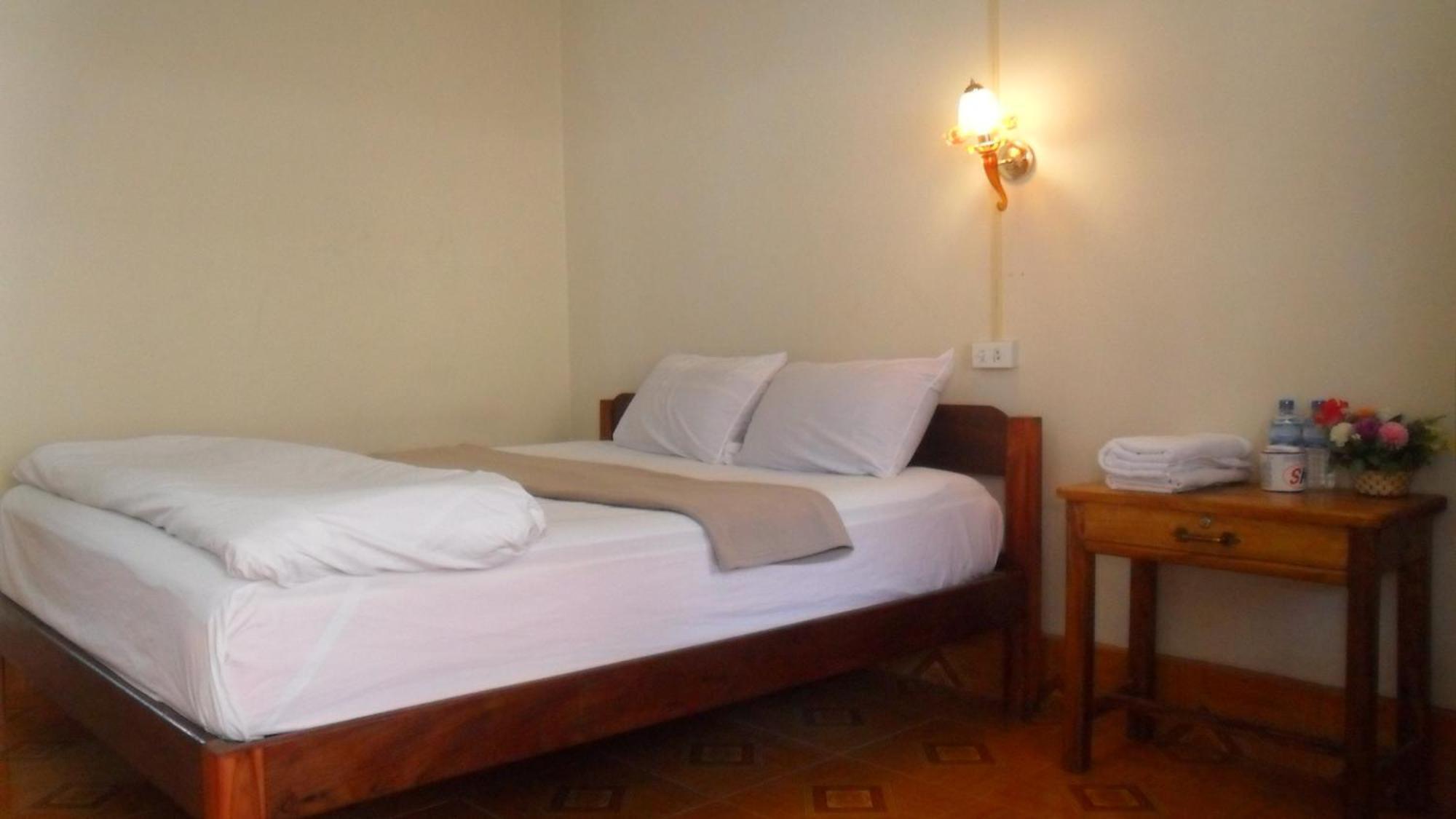 Meexai Guesthouse Нонгкио Номер фото