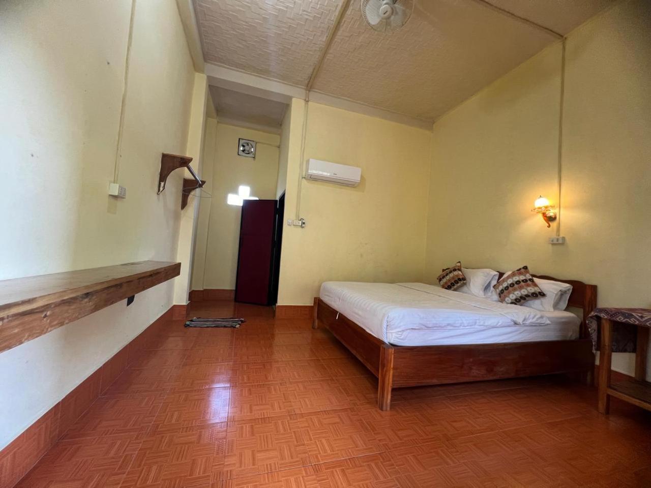Meexai Guesthouse Нонгкио Экстерьер фото